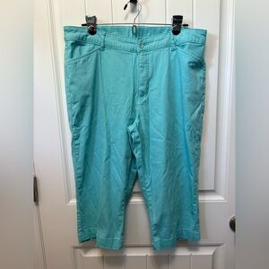 St John’s Bay Turquoise Capri Pants. Size 18.